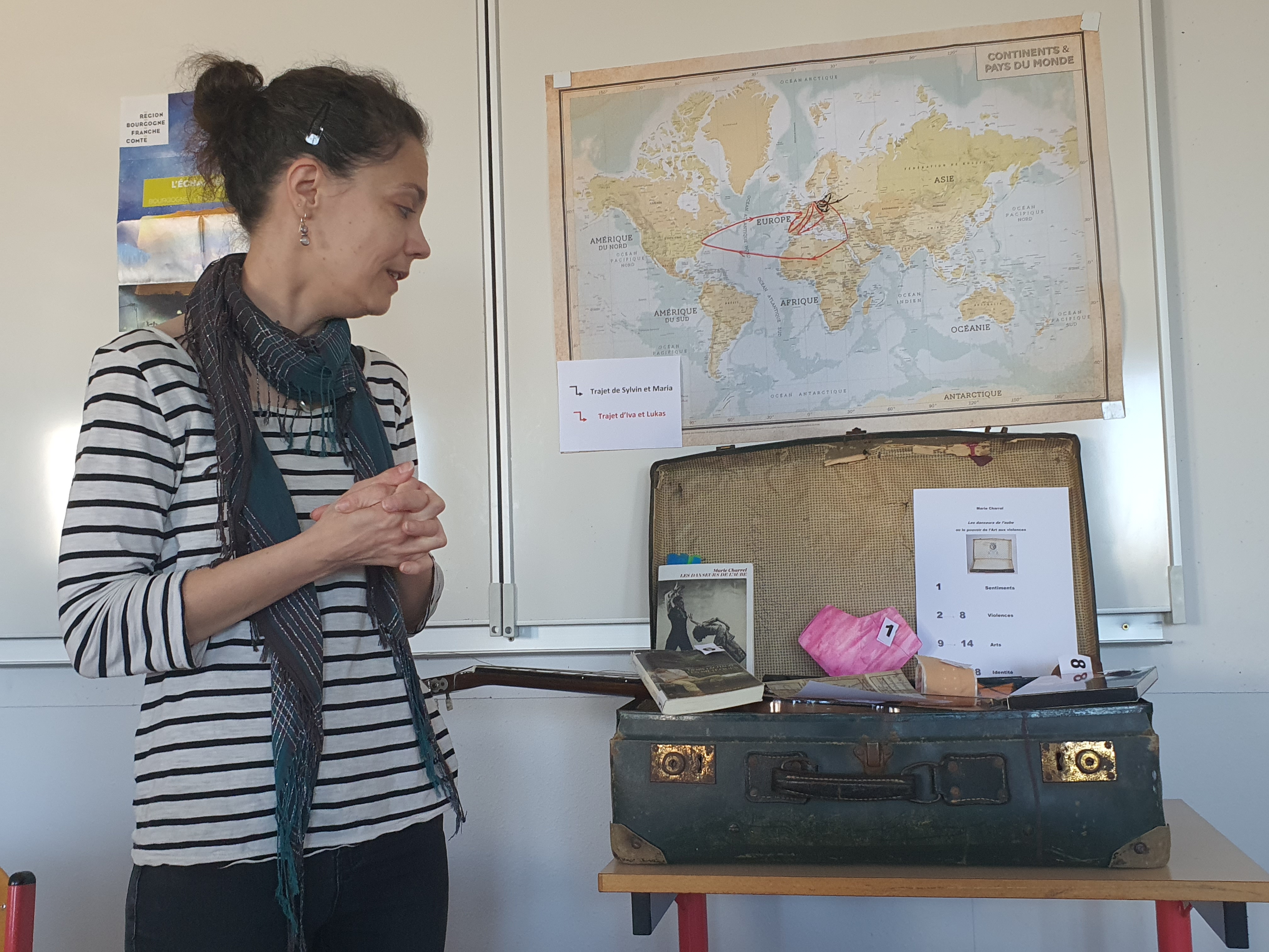 L'autrice Marie Charrel est venue à la rencontre des jeunes au lycée Henry Moisand dans le cadre de L'Echappée littéraire 2022, mercredi 11 mai 2022 à Longchamp (21)  - Photo Région Bourgogne-Franche-Comté Christophe Bidal