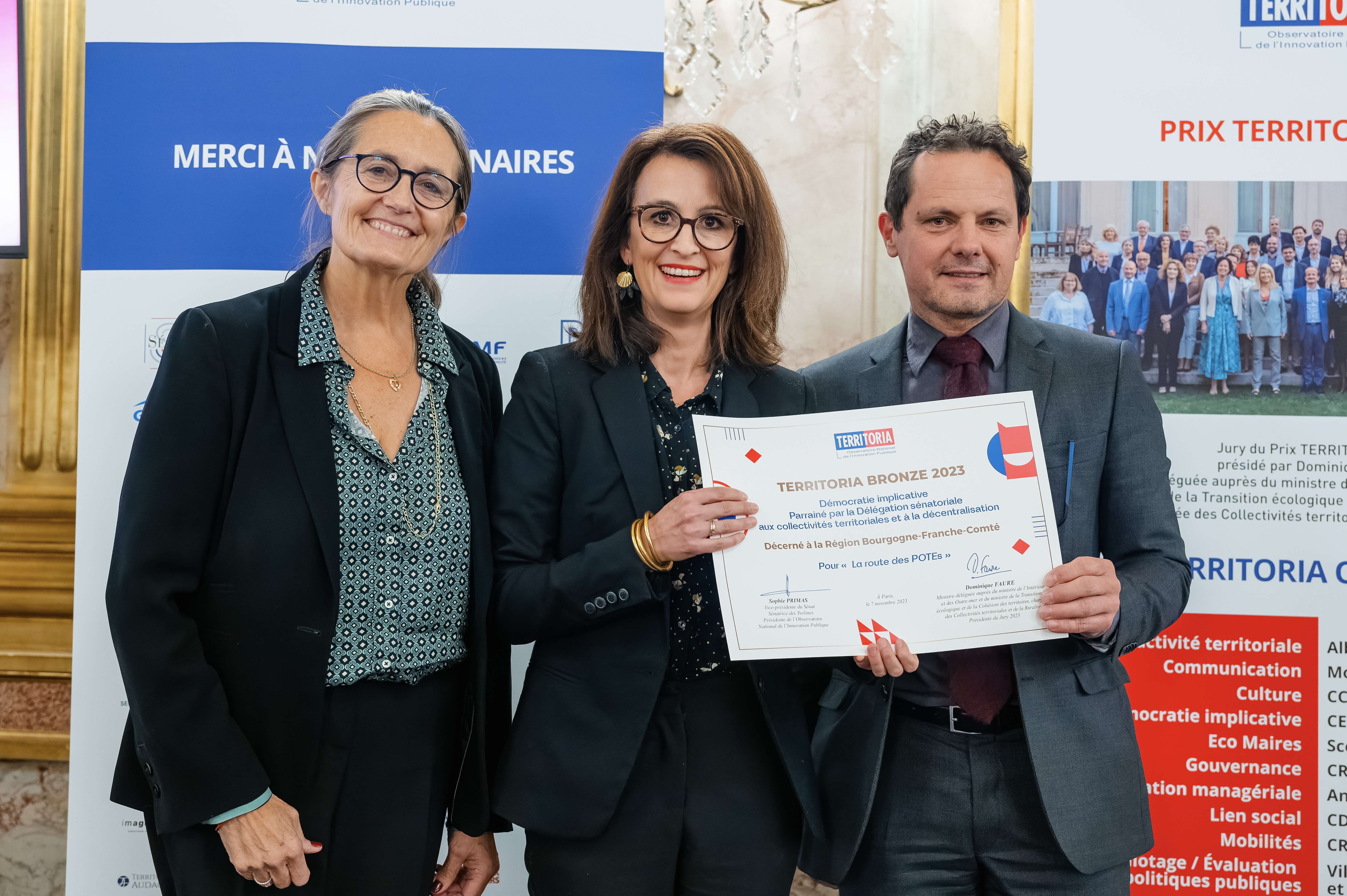 Le Territoria de bronze a été remis à Bertille Macé, animatrice du réseau des POTes et à Jérôme Durain, Conseiller régional. Photo : Nicolas Fagot - Studio9