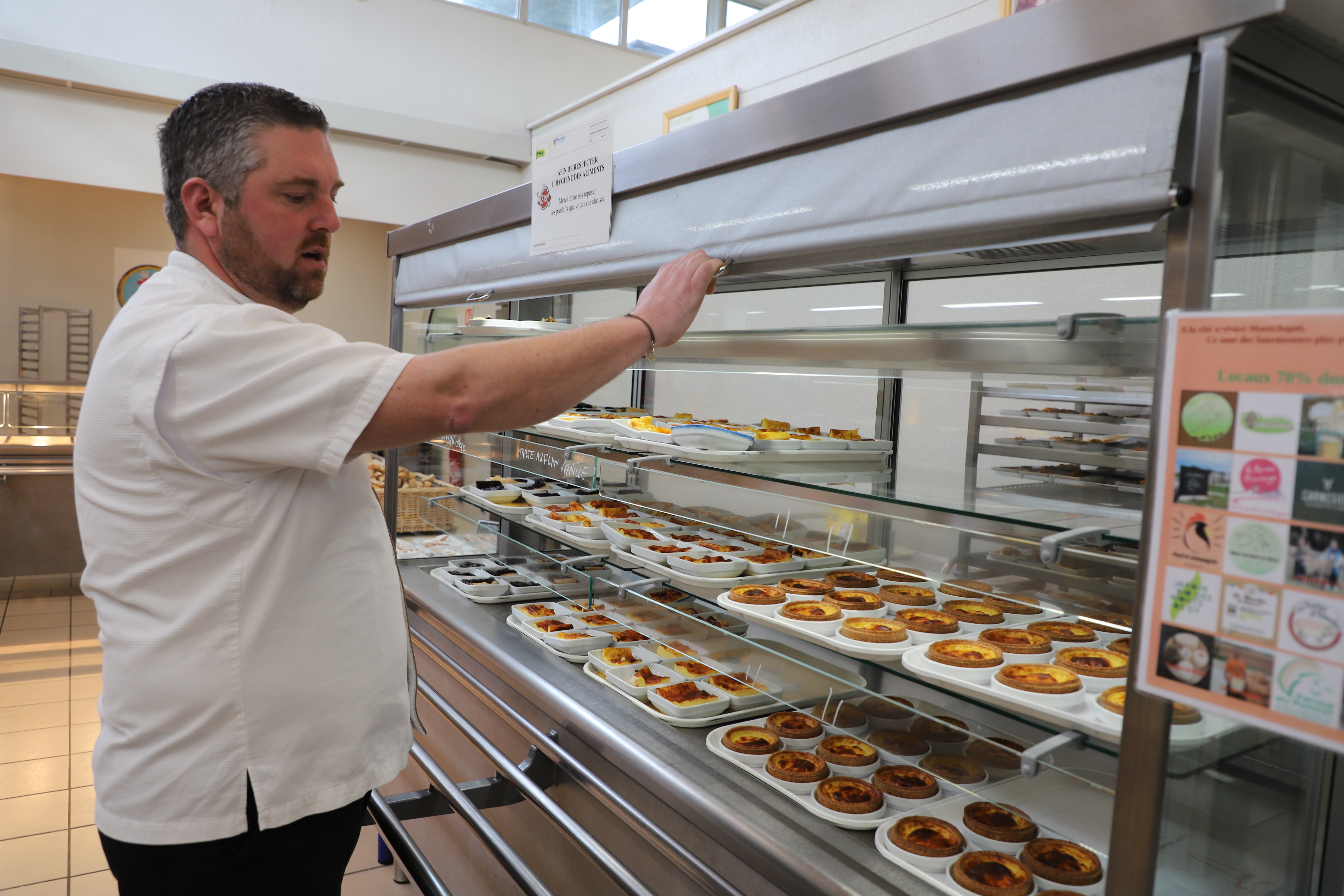 Romain Turban, chef de cuisine au lycée Montchapet à Dijon (21) - Photo Xavier Ducordeaux