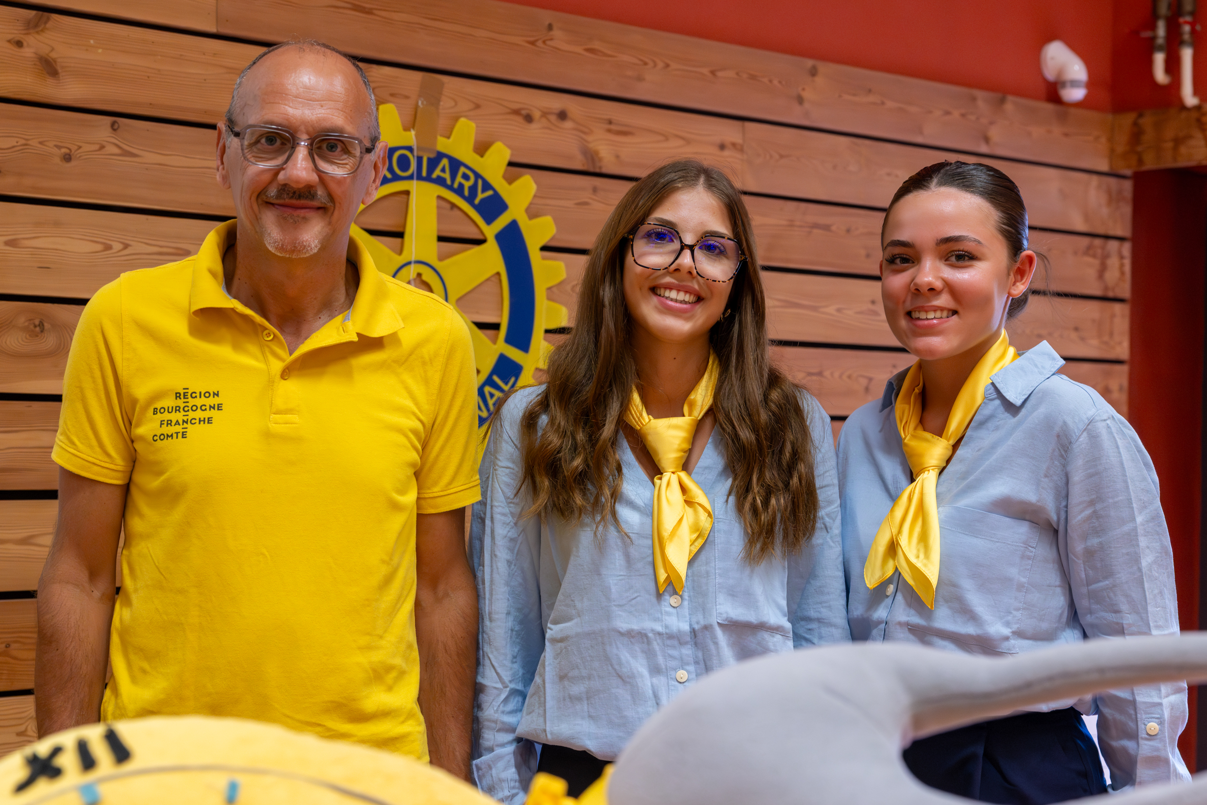 Elsa GUILLOTIN (Lournand – 71) et sa modèle Loïse DINCAU. Photo : Xavier Ducordeaux