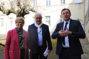 Marie-Guite Dufay, présidente de la Région Bourgogne-Franche-Comté, Loïc Niepceron, conseiller régional, et Alain Chrétien, maire de Vesoul et président de la CAV, lors de la  visite de la Cité Gérôme, à Vesoul (70), mercredi 29 mars 2023  - Photo  Christophe Bidal