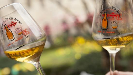 Percée du vin jaune - Crédit photo Région Bourgogne-Franche-Comté / David Cesbron