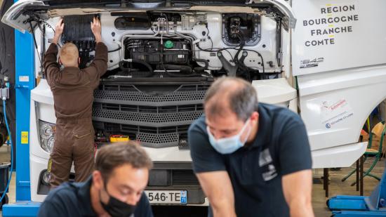 Finale nationale mécanique sur véhicule industriel à Mâcon © Région Bourgogne-Franche-Comté