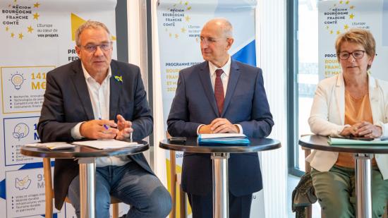 Patrick Molinoz, vice-président de la Région en charge des politiques européennes, Fabien Sudry, préfet de Région, et Marie-Guite Dufay, présidente de la Région Bourgogne-Franche-Comté - Photo Région Xavier Ducordeaux