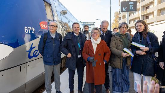   Jeudi 14 novembre 2024, gare de Besançon-Mouillère : après 8 mois de travaux, la ligne des Horlogers reprend vie. Photo : Xavier Ducordeaux.