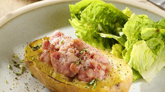 Pommes de terre farcies à la Morteau - Photo Image et associés