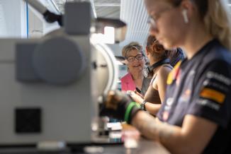 Visite sur le terrain de Marie-Guite Dufay, présidente de la Région Bourgogne-Franche-Comté, mardi 23 mai 2023 - Photo Xavier Ducordeaux