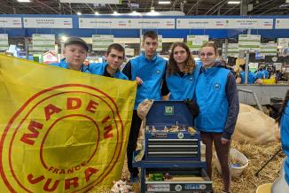 Léo, Alexis, Noah Vanessa et Chloé de Montmorot Campus se sont investis auprès des visiteurs tout au long du salon - Photo Océane Lavoustet