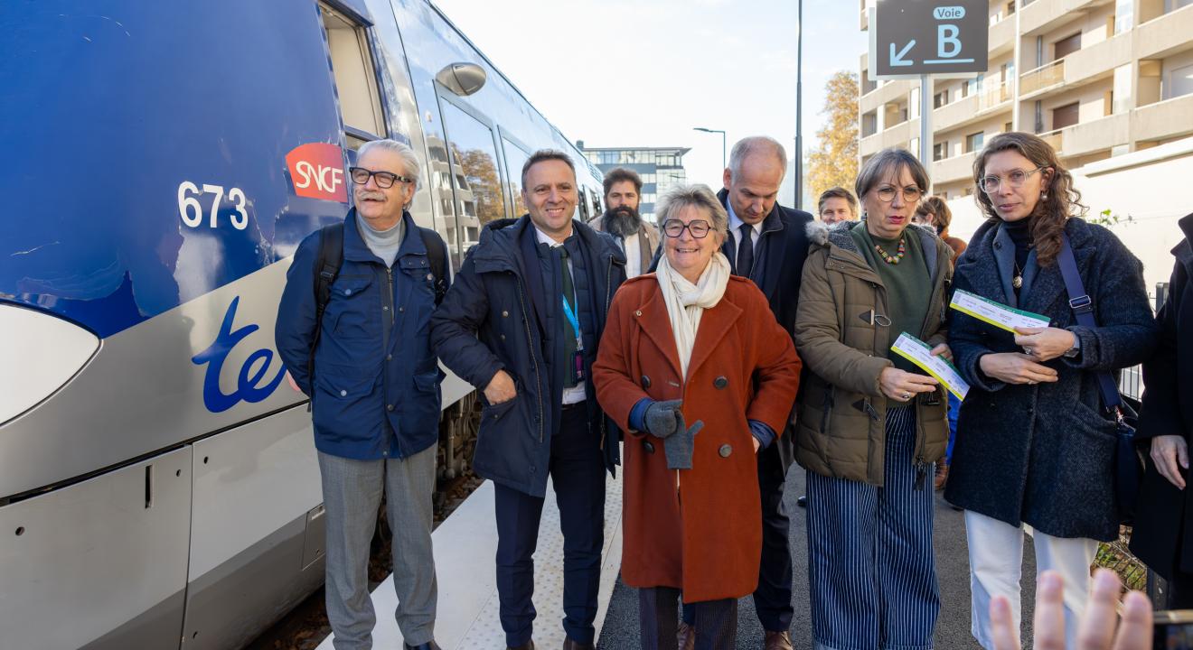   Jeudi 14 novembre 2024, gare de Besançon-Mouillère : après 8 mois de travaux, la ligne des Horlogers reprend vie. Photo : Xavier Ducordeaux.